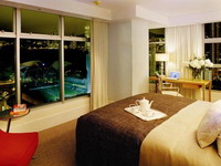 ����� Lanson Place