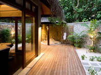 ����� Beach House Iruveli